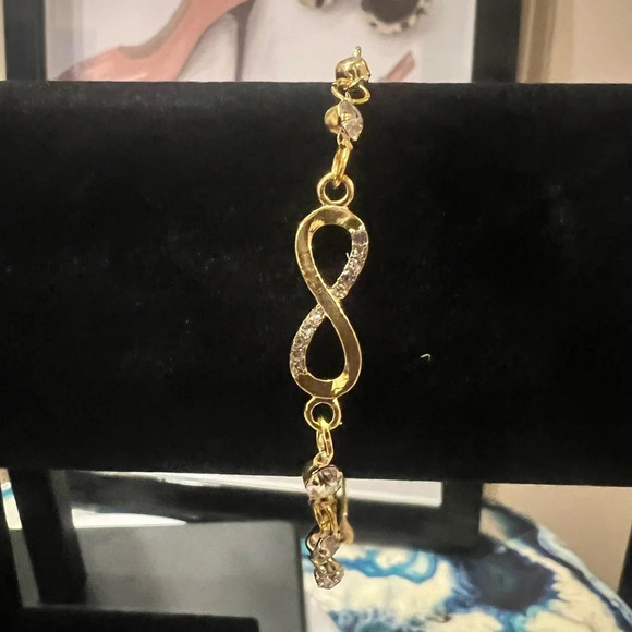 Infinity gold plated bracelet with Cubic Zirconia stones, adjustable NIB - Picture 2 of 7